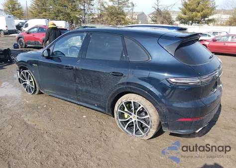 2021 Porsche Cayenne E-Hybrid Turbo S z USA, uszkodzony, nr VIN WP1AH2AYXMDA38121